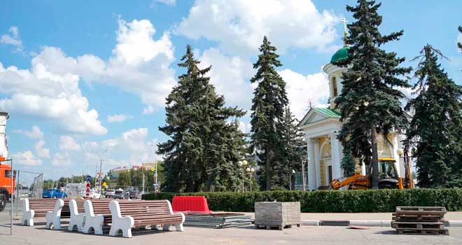 Парковка, освещение и ели: благоустройство Свадебной площади началось в Дзержинске
