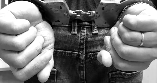 Шутка не удалась: хулиган из Узбекистана заключен под стражу за попытку выломать дверь в отделении дзержинской полиции