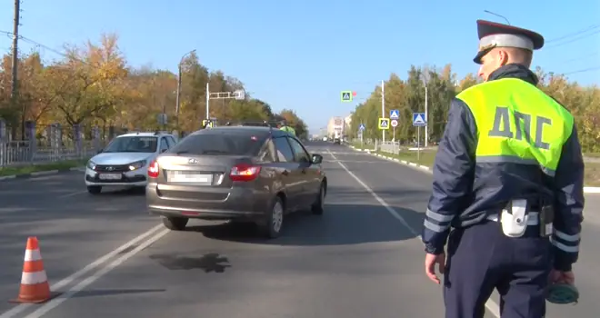 Двойное нарушение: перебежчица дороги угодила под колеса автомобиля в Дзержинске