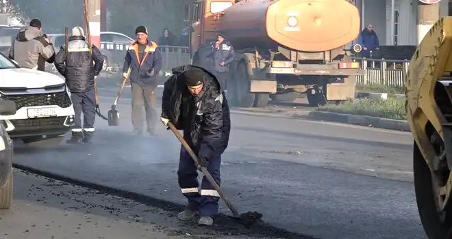 Сорванные сроки: контракт на ремонт дороги в центре Дзержинска может быть расторгнут