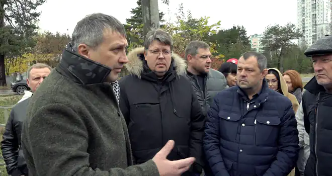 «Как мы будем входить в зиму?» Проблему сорванных сроков ремонта Желнинского моста и пр. Циолковского обсудили на выездном заседании в Дзержинске