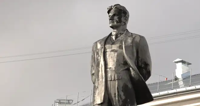Отвечают дзержинцы: стоит ли устанавливать в городе памятники известным деятелям в области искусства и литературы