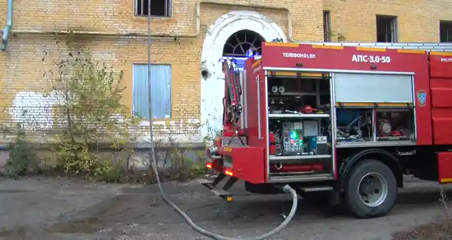 Горящий очаг: пожар случился в дзержинской заброшке в минувшие выходные