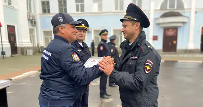 На страже порядка: дзержинских полицейских наградили благодарственными письмами