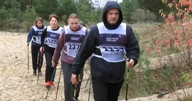 Шаг за шагом: соревнования по северной ходьбе вновь собрали спортсменов Дзержинска