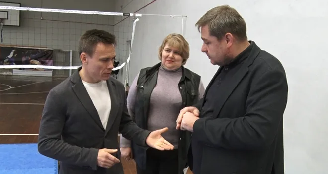 Решено поддержать: проблемы поселковой школы обсудили на выездном совещании дзержинские депутаты