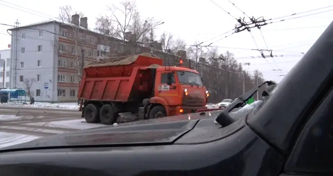 Попал под ковш: ДТП с участием внедорожника и снегоуборочной техники произошло в Дзержинске