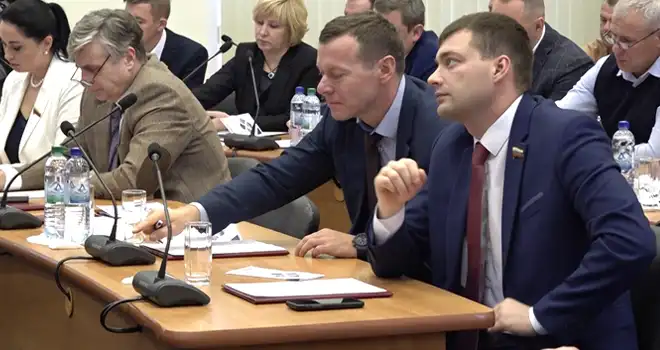 В рабочем порядке: 13 вопросов рассмотрели депутаты на очередном заседании Городской думы Дзержинска