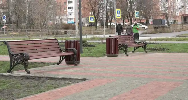 Лавочки, урны и освещение: новый благоустроенный сквер появился в Дзержинске на улице Галкина
