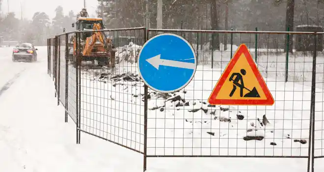 Лужам бой: к работам на подтапливаемых участках дорог приступили в Дзержинске