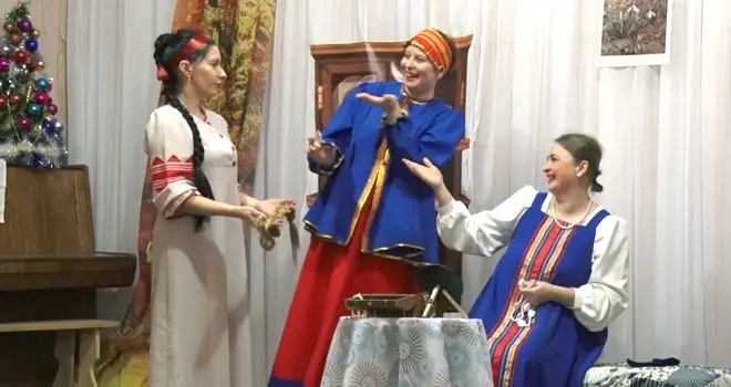 Классный «Морозко»: новогодний спектакль показали учащиеся одной из дзержинских школ