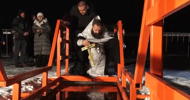Безопасное купание: подготовка к празднику Крещения началась в Дзержинске