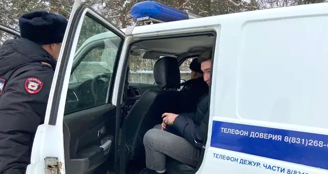 Студенческий десант: ребята из техникума познакомились с работой дзержинских полицейских