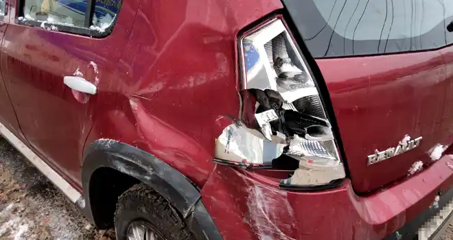 Аварийные споры: утреннее ДТП заблокировало проезд по одной из центральных улиц Дзержинска