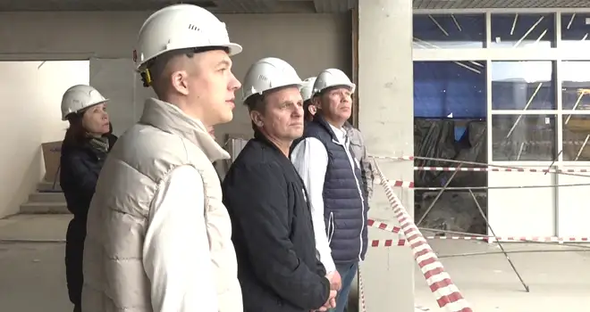 Особый контроль: депутаты Гордумы проверили ход строительства важных образовательных объектов в Дзержинске