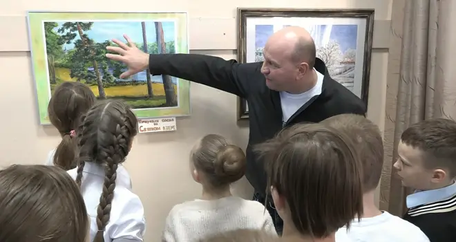 Акварельный колорит: персональная выставка Сергея Черного открылась в дзержинской библиотеке