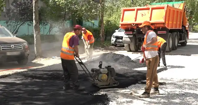 Работы завершены: сотрудники Дзержинского водоканала привели в порядок переулок Западный