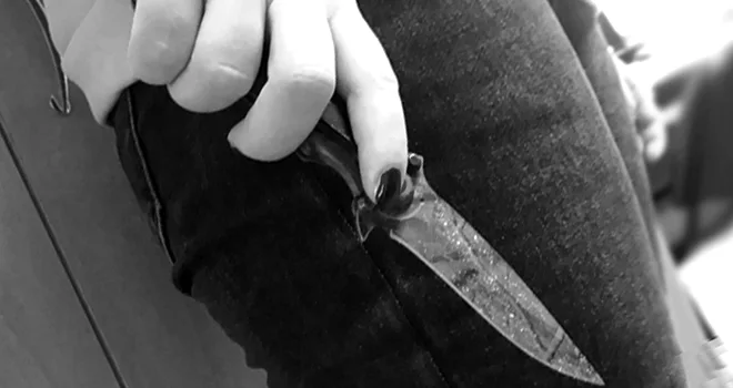 Восемь ножевых: в Дзержинске по подозрению в убийстве собственного отца задержана женщина