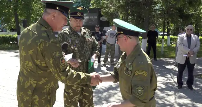 Стражи рубежей: День пограничника отмечали сегодня на площади Героев в Дзержинске