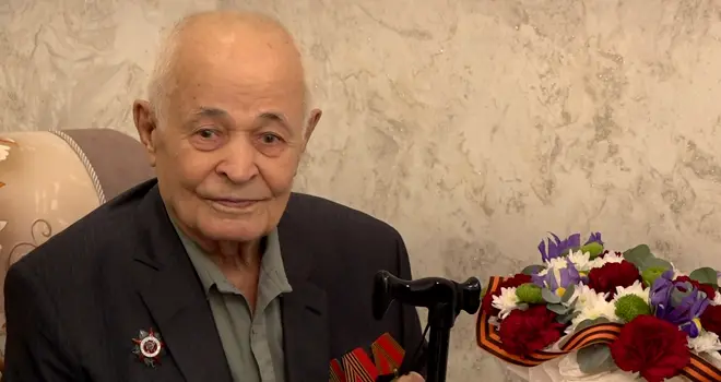 Двойной праздник: дзержинского ветерана Великой Отечественной войны поздравили с днем рождения в День Победы