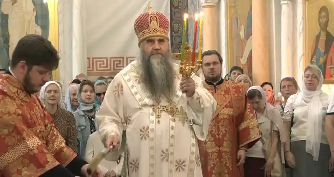 В дзержинском Соборном храме в честь Воскресения Христова освятили левый боковой придел в честь святых жен-мироносиц
