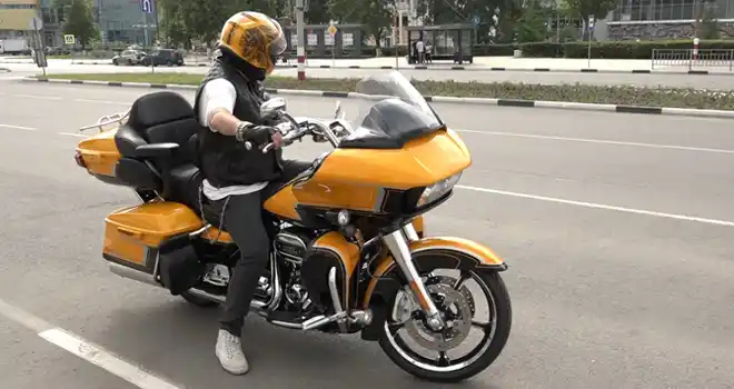 Двухколесная опасность: дзержинские полицейские напомнили мотоциклистам о правилах дорожного движения
