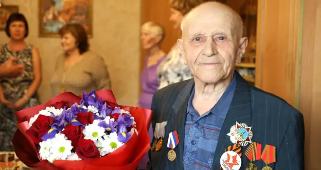 Дзержинские долгожители: ветеран Великой Отечественной войны Валентин Осокин отметил 100-й день рождения