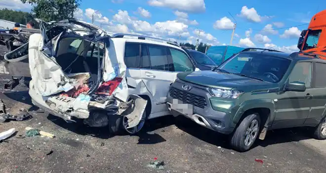 Аварийный замес: сразу 11 автомобилей стали участниками ДТП в окрестностях Дзержинске