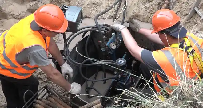 Крепкие трубы, чистая вода: водяной ввод меняли в одном из домов Дзержинска