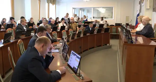 Лекарства для всех: увеличение возрастной планки для получателей помощи фонда «Круг добра» поддержали депутаты регионального Заксобрания