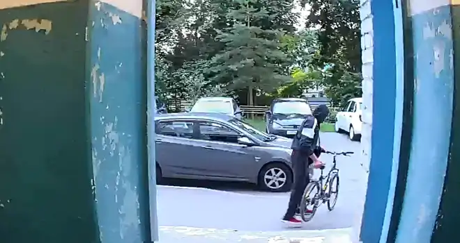 Угон из подъезда: подозреваемого в краже велосипеда задержали дзержинские полицейские