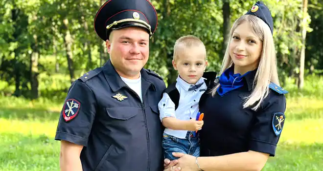 Семейное дело: секретами супружеского счастья делятся сотрудники дзержинской полиции