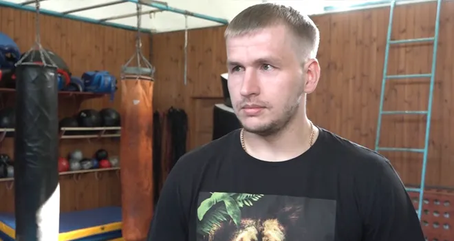 «Спортивный клуб». Блестящие результаты Анастасии Ежовой на открытой воде и каратэ киокусинкай Евгения Юрасова