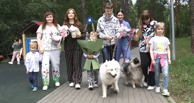 Большая и крепкая: в многодетной дзержинской семье Журавлевых тепла и любви хватает на всех