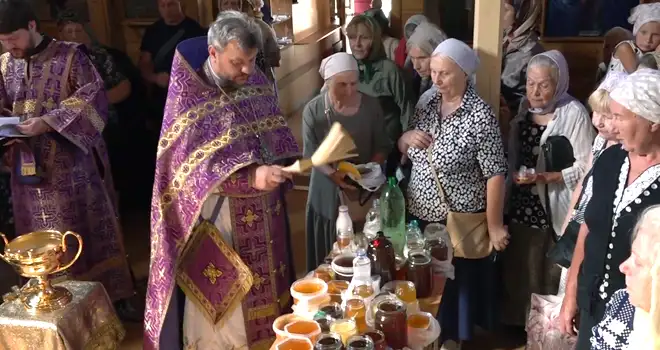 Праздничный и сладкий: Медовый спас отмечают православные дзержинцы