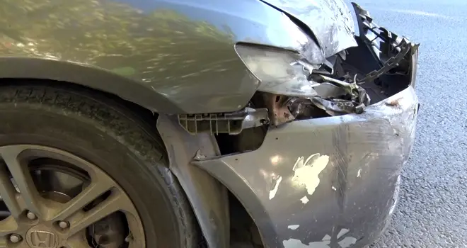 Аварийный «поцелуйчик»: два автомобиля столкнулись на одном из перекрестков Дзержинска