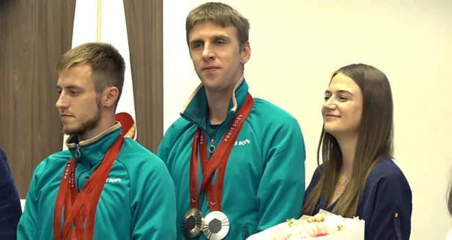 Герои спорта: паралимпийских чемпионов и их тренеров чествовали в администрации Дзержинска