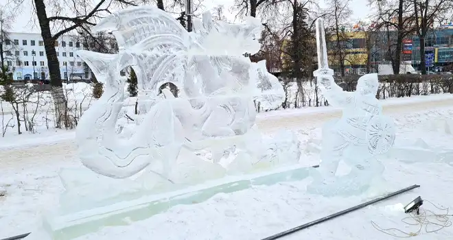 Больше льда и меньше снега: ледяной городок снова появится на центральной площади Дзержинска к новогодним праздникам