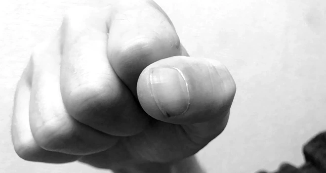 Неадекватное поведение: пьяный пациент жестоко избил двух медиков экипажа «скорой помощи» в Дзержинска