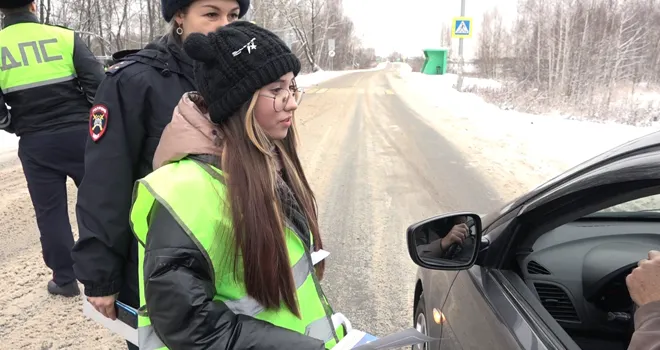 Безопасность на зимней дороге: профилактическая акция ГИБДД прошла в Дзержинске