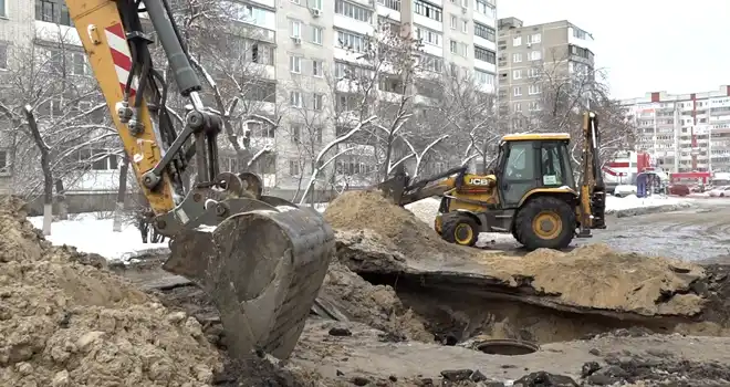 Отключение света и воды: борьба с последствиями коммунальных аварий в Дзержинске продолжается