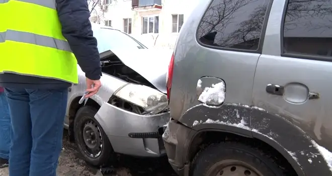 Аварийный дуэт: два автомобиля угодили в аварию на одной из дорог Дзержинска
