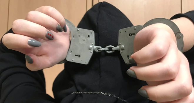 Дела незаконные: жительницу Дзержинска задержали с наркотиками
