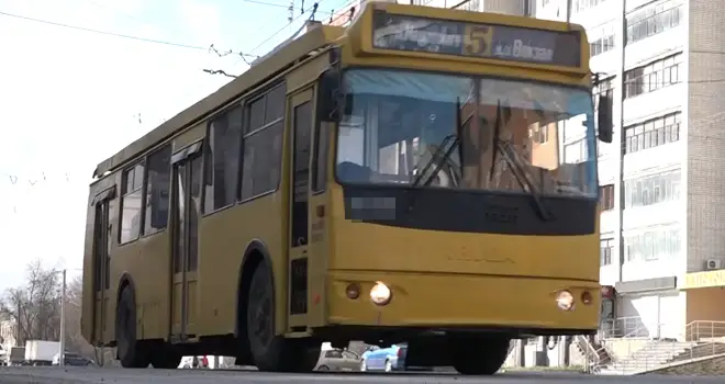 По факту получения пенсионеркой электротравмы в троллейбусе Дзержинска начата проверка