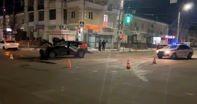 Неудачный поворот: пассажирка каршеринга попала в больницу после ДТП в Дзержинске