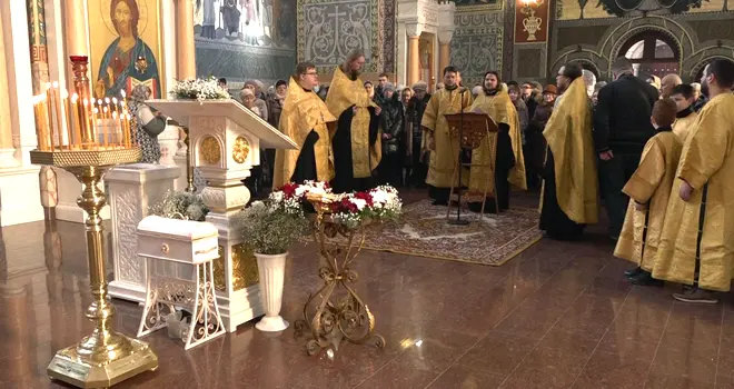 Для поклонения: ковчег с частицей мощей великомученика и целителя Пантелеимона прибыл в Дзержинск