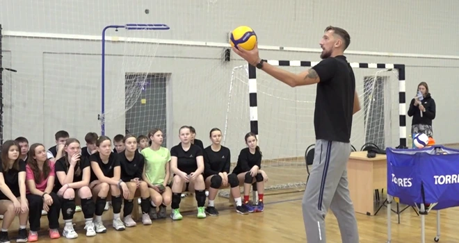 «Спортивный клуб». Мастер-класс по волейболу и первая в Дзержинске игра в голбол