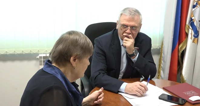 В центре внимания: Евгений Люлин провел прием граждан в Дзержинске
