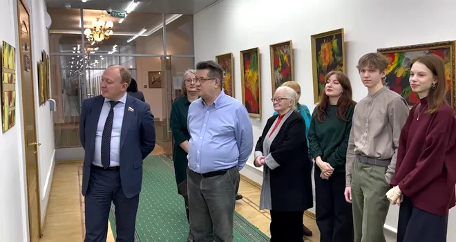Мост времени: выставка нижегородского художника Олега Кумагина открылась в Заксобрании области