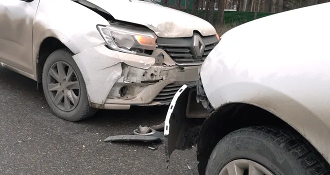 Авария в белом: два автомобиля столкнулись на Заревской объездной дороге в Дзержинске